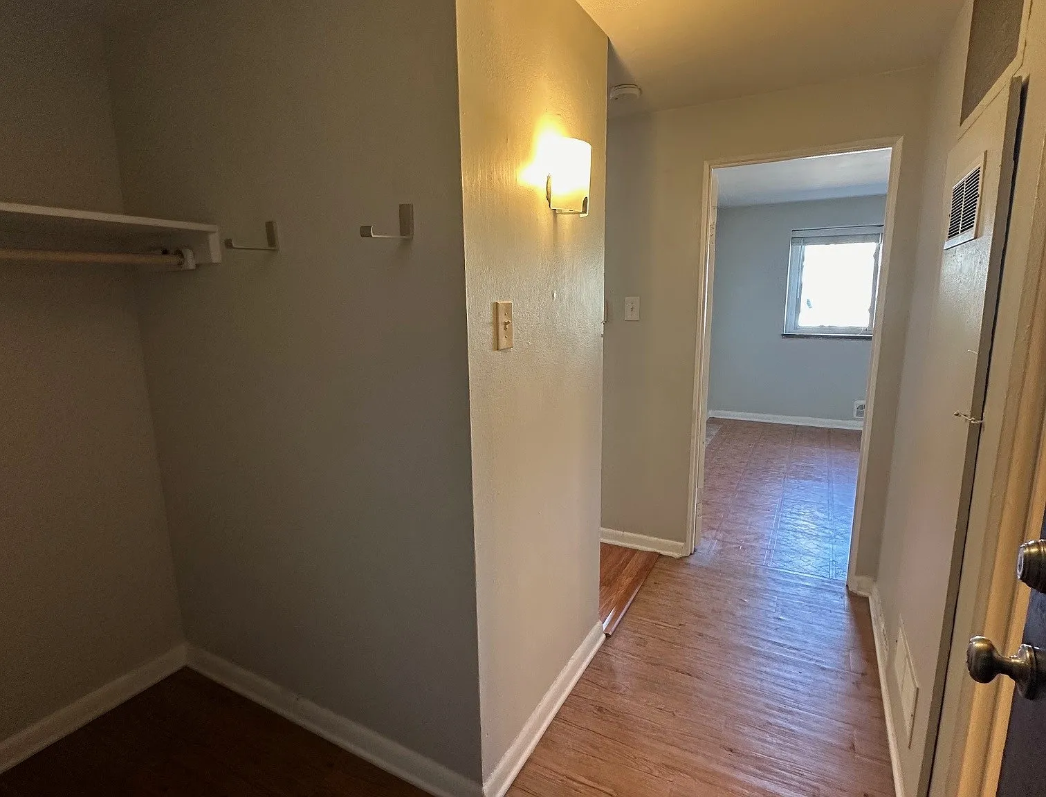 3140 N Clay St — Photo 4