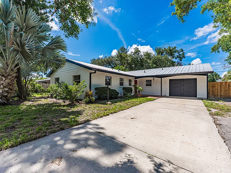 3372 Webber St — Photo 1
