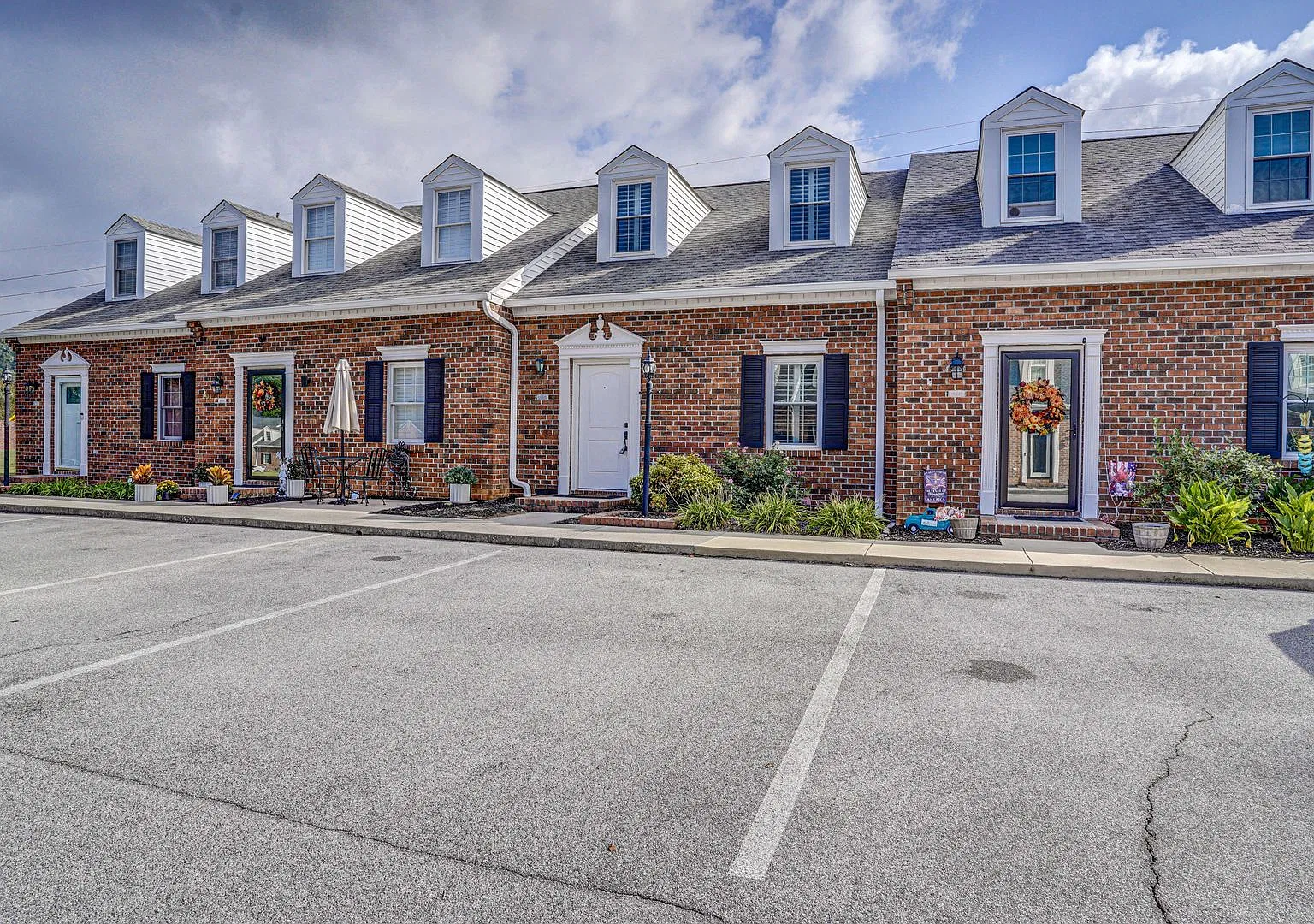 505 Hickory Rd — Photo 4