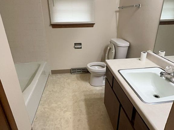 4th image of 2315-2319 Plymouth Ave #2315