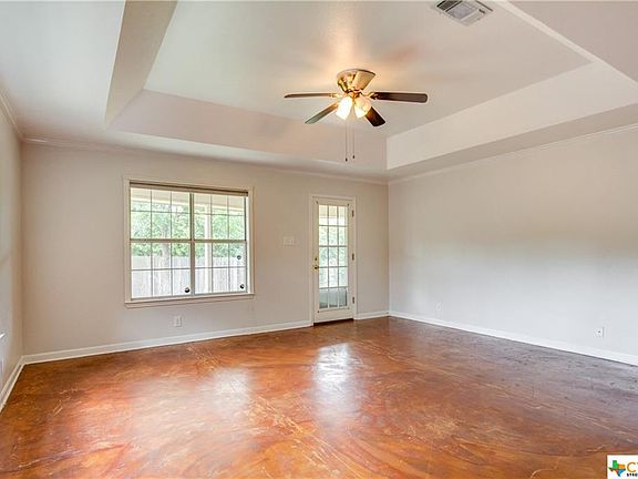 2nd image of 980 Woodrow Cir