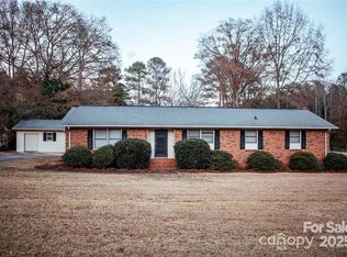 1708 Dogwood Ln, Lancaster, SC 29720