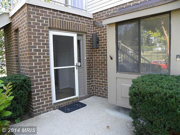3rd image of 3169 Hawthorne Dr NE #3169