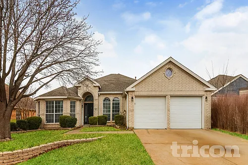 4021 Chinaberry Dr Photo 1
