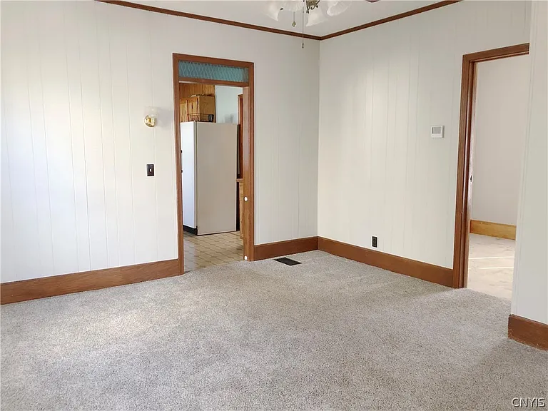 708 Schuyler St — Photo 5