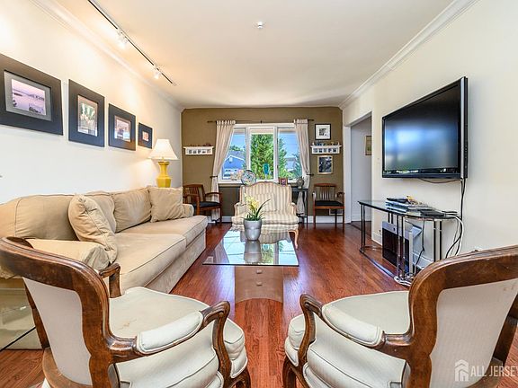 5th image of 15 Carlow Way