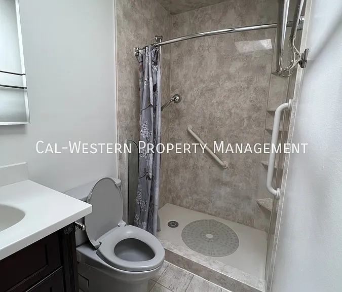 636 Leona Ln — Photo 19
