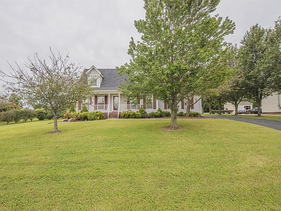 3rd image of 2519 Lone Oak Dr