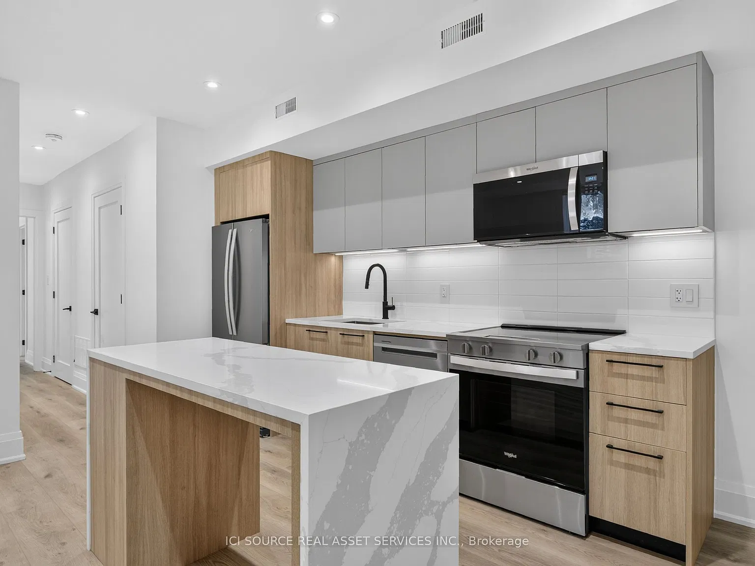 2 bed, $2,500 — Photo 4