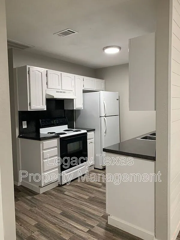 1 bed, 1.0 bath, 650 sqft, $1,150 — Photo 4
