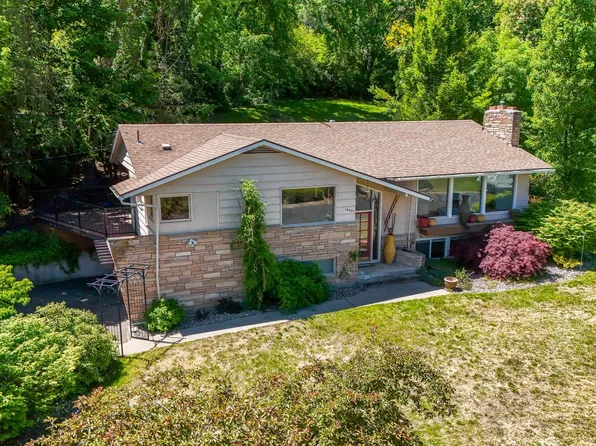 10401 N College Cir, Spokane, WA 99218