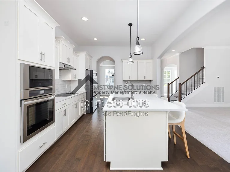 631 Silva Ln — Photo 10