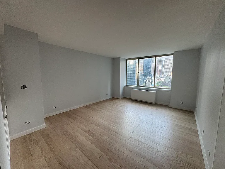 236 E 47th St #14E — Photo 10