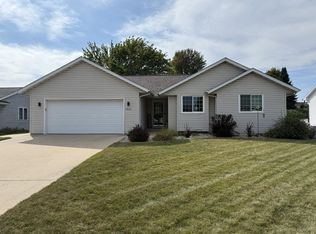 2341 Pine View Ln, Janesville, WI 53546