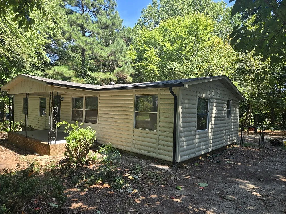 3 bed, 1344 sqft, $2,100 — Photo 2