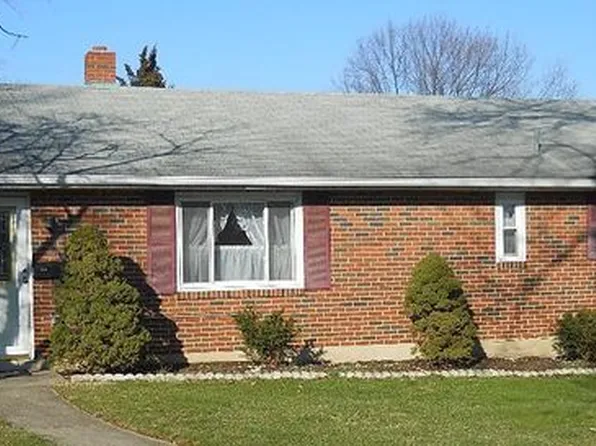 2037 Girard Ave, West Lawn, PA 19609