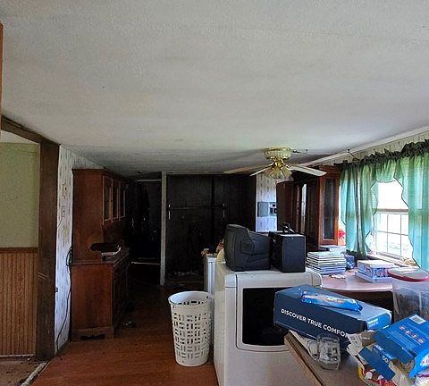 3rd image of 40 Berts Dr