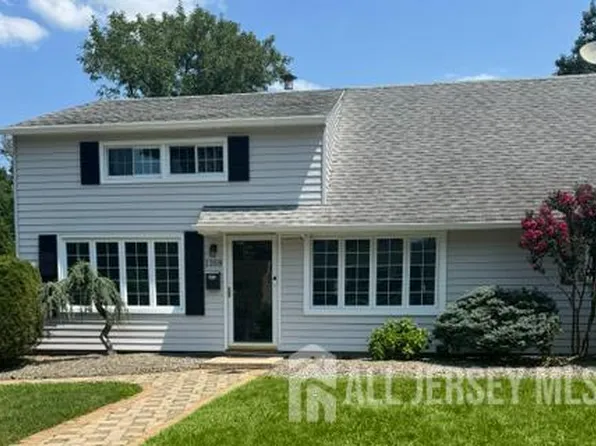 1108 Woodruff St, Iselin, NJ 08830