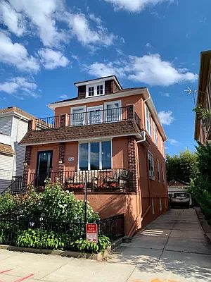 2nd image of 3726 Laurel Ave