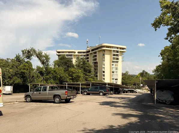 6666 Brookmont Ter APT 113, Nashville, TN 37205