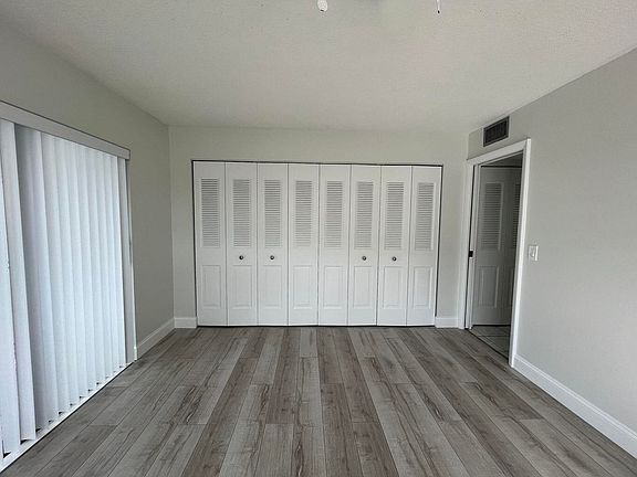 3rd image of 174 Windsor #H