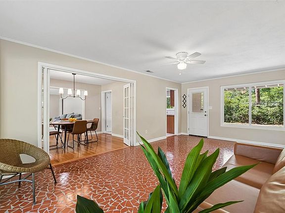 5th image of 3706 SW 2nd Pl