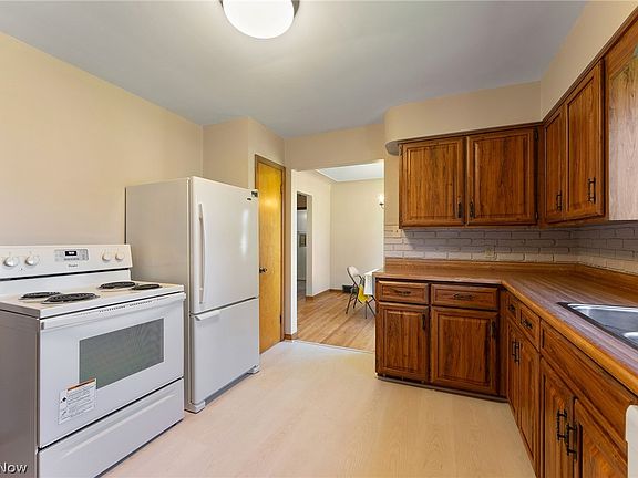 5th image of 24 Neff Dr