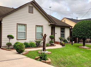 210 Delaney St, Houston, TX 77009