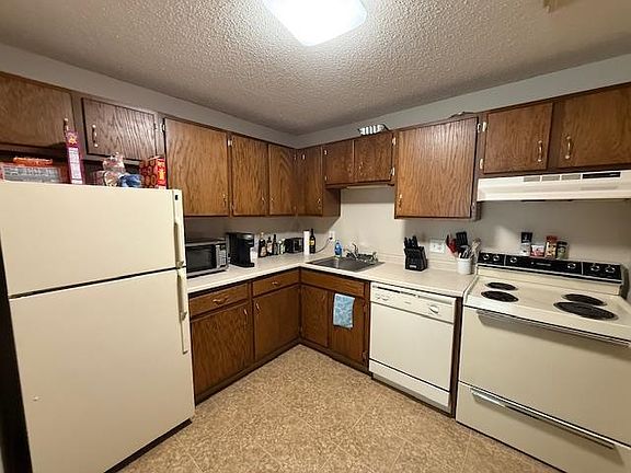 5th image of 3 Oak Hill Lane #301