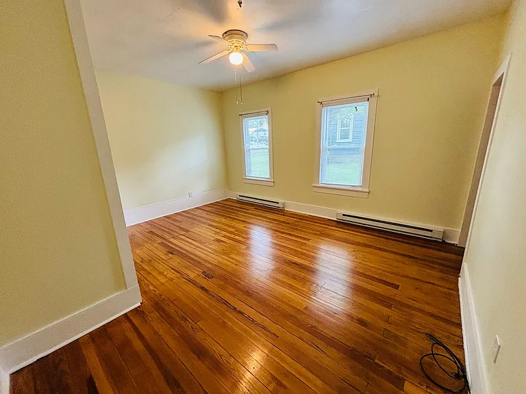 925 Forest St — Photo 9