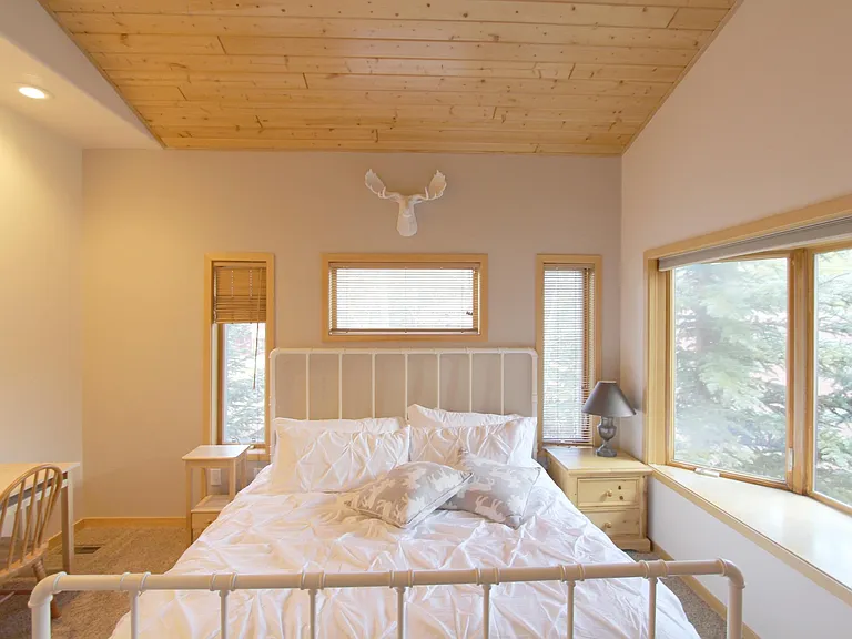 104 Clover Ln — Photo 12