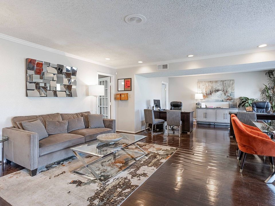 Leasing Office
