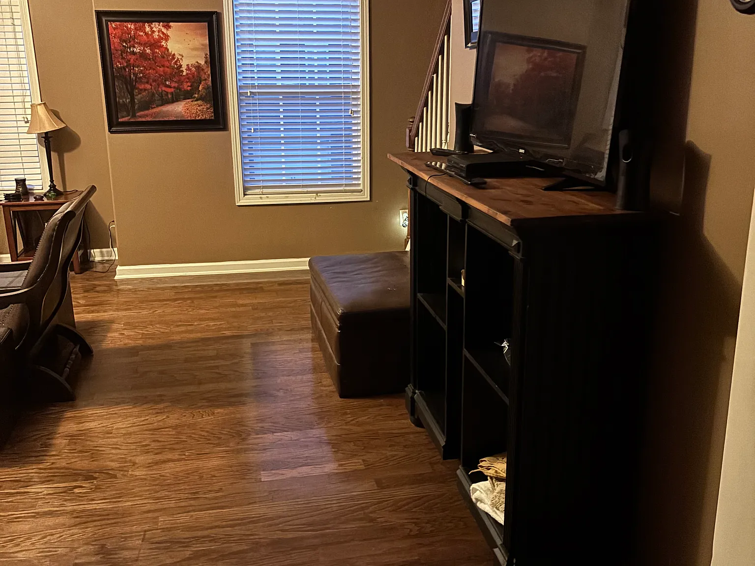 3 bed, 1900 sqft, $825 — Photo 2