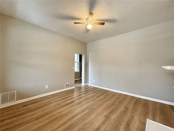 5th image of 325 8th Ave