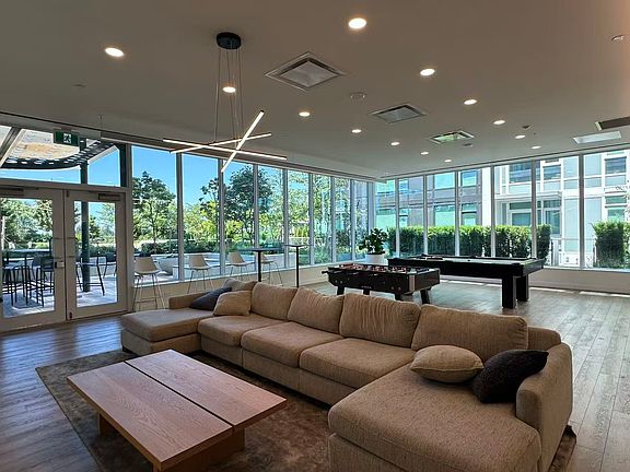 5th image of 318 Alderson Ave #1203