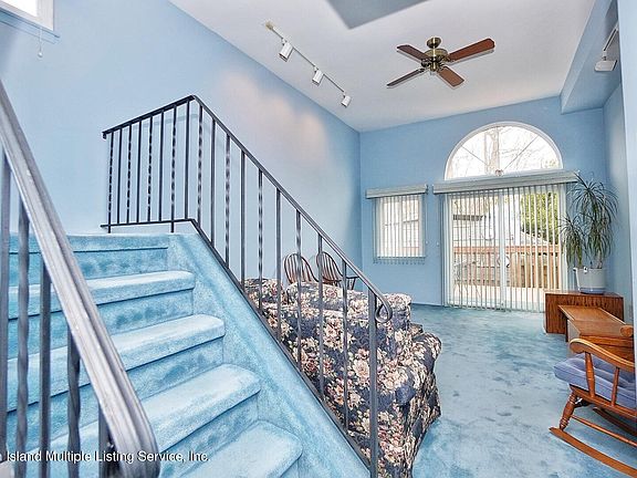 3rd image of 39 Susanna Ln