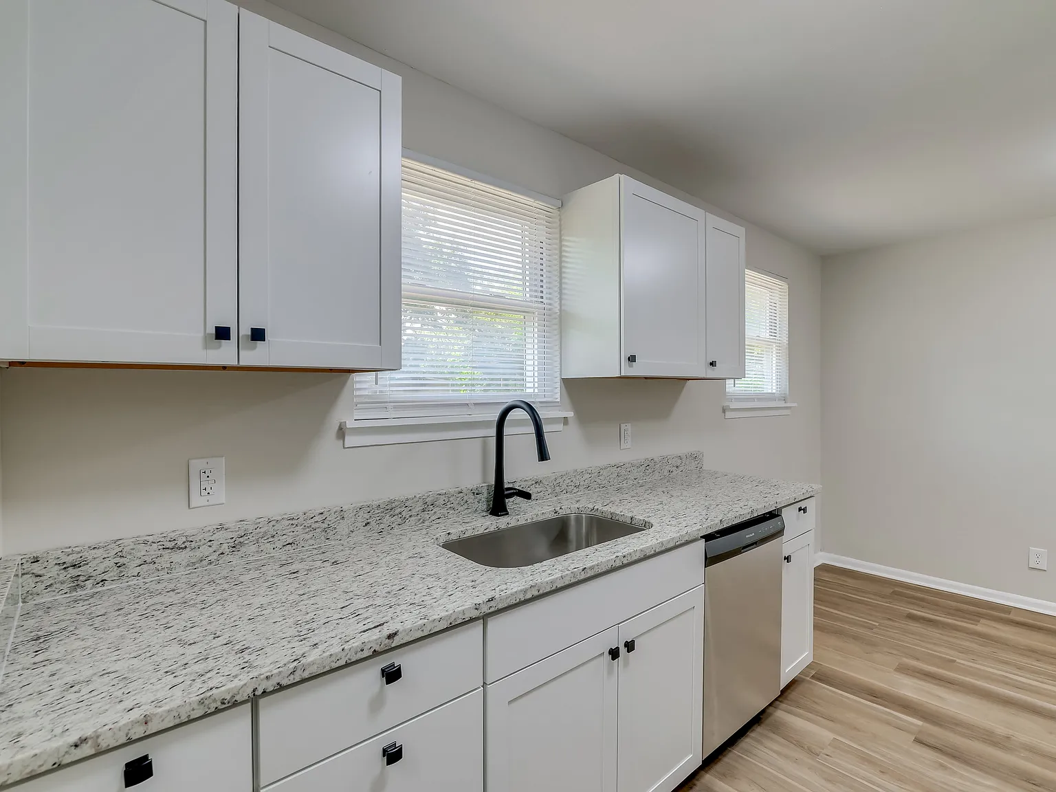 3 bed, 960 sqft, $1,295 — Photo 4