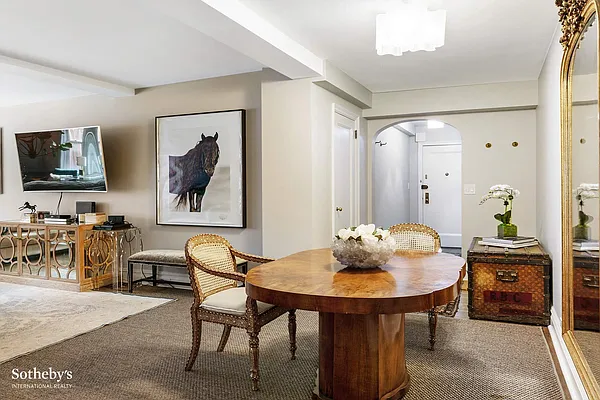 Rented by Sotheby's International Realty | media 30