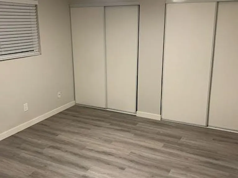 4148 Van Dyke Avenue — Photo 6