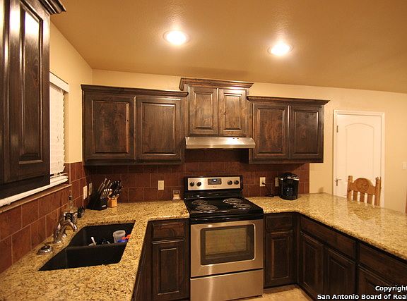 3rd image of 16822 Delana Ave