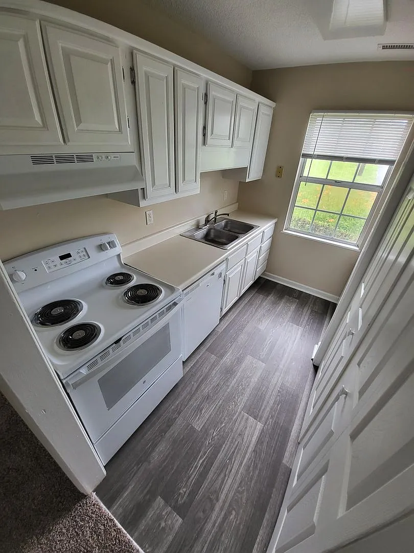 Lakeview Townhomes (HA) — Photo 4