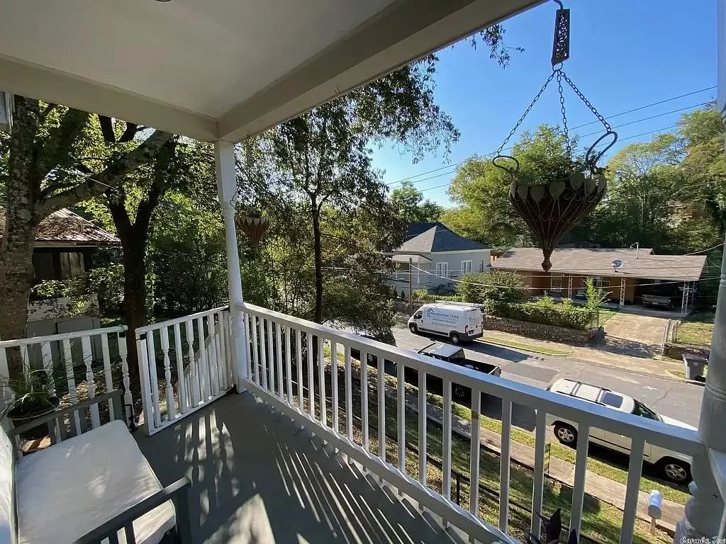 2 bed, $1,300 — Photo 3
