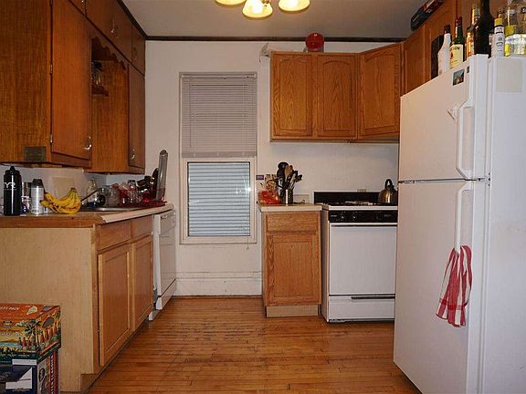 4th image of 615 S Mills St #4014019