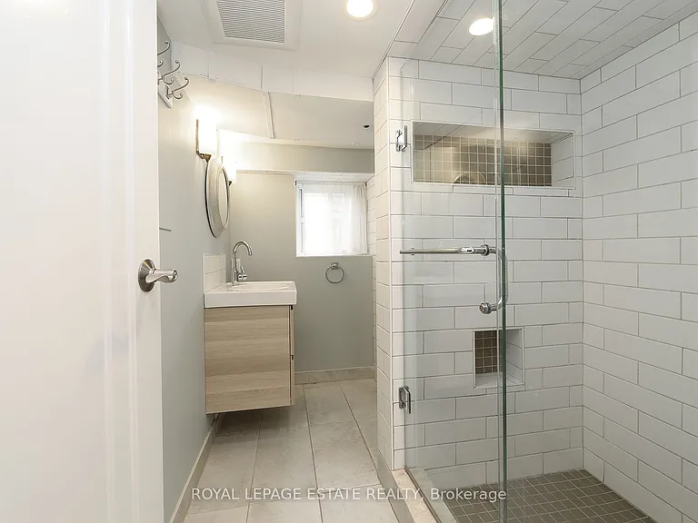 27 Sycamore Pl — Photo 32