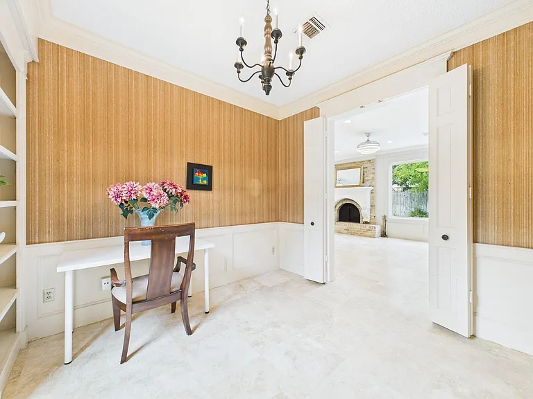 702 Daria Ct — Photo 24