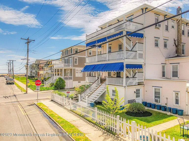 18 Abbott Ave #MAIN HOUSE — Photo 5