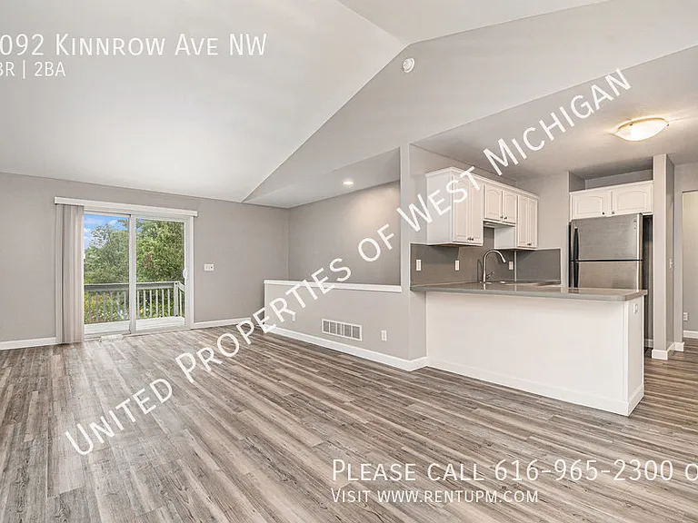 2092 Kinnrow Ave NW — Photo 3