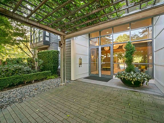 5th image of 550 Seaborne Pl #407