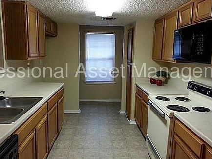 2nd image of 4312 Columbus Trl