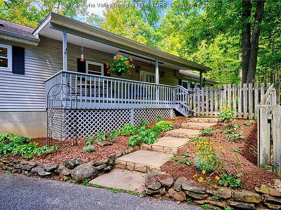 3rd image of 140 Wildwood Dr